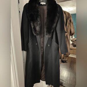 Chic Black Fox Fur-Collar Women's Trench Coat